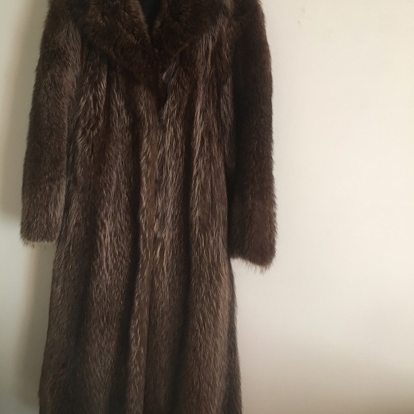 Natural fur coat - Picture 3 of 4
